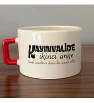 Kayınvalide İkinci Anne Baskılı Kırmızı Kulplu C Fincan