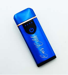 Kişiye Özel Gold Rose Detaylı USB Şarjlı Dokunmatik Alevsiz Elektronik Çakmak
