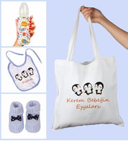 eJOYA Bebeklere Özel Çantasında Kişiye Özel Biberon Önlük Ve Patik Bebek Hediye Seti 109817 (Mavi)