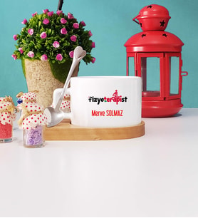 Fizyoterapist Kupa Bardak Kısa Fotoğraflı