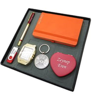 Signator® Ardor  İsme Özel Set - Çakmak + Not Defteri  + Anahtarlık + 32 Gb. Usb Bellek + Kalem ve El Aynası  Kişiye Özel Hediyelik Set (Karışık)