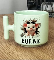 Kişiye Özel 3D Domuzcuk Hediye Pastel T Kupa İsimli İsim Yazılı (Yeşil)