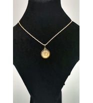 Gold Renk Küçük Boy Kararmaz ''U'' Harfli Kolye