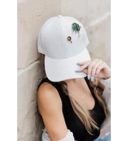 Pin Detaylı Beyaz Şapka - %100 Pamuk Snapback Cap