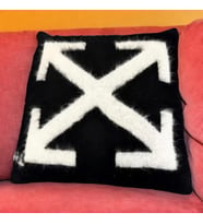 Off-White Yastık (Siyah)