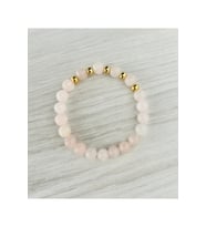 MK TASARIM GERÇEK PEMBE KUVARS BİLEKLİK MKT003 (Çok Renkli)