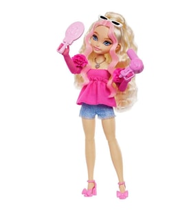Barbie Dream Besties Barbie Malibu Bebek ve Aksesuarları HYC21