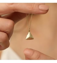925 Ayar Gümüş Kumlu 3 Boyutlu Üçgen Kolye (Gold)