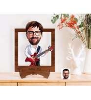 BK Gift Kişiye Özel Erkek Gitarist Karikatürlü Ahşap Standlı 3D Biblo-2 (Beyaz)