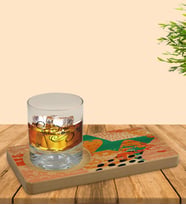 BK Gift Kişiye Özel Modern Art Tasarımlı Doğal Ahşap Tabaklı Viski Bardağı Sunum Seti Model 1
