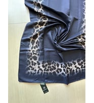 Soft Zarif Leopar Desenli Moda Trend Şal (Lacivert Çok Renkli)