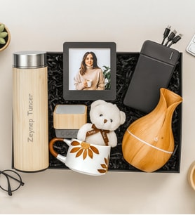 Kişiye Özel Fotoğraflı Çerçeve,Bluetooth Hoparlör,Fincan,Ayıcık Anahtarlık,Koku Difüzörü,Powerbank Ve Termos Hediye Seti (STD)