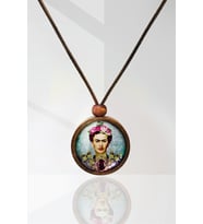 Frida Kahlo Ahşap Kolye N11.14823
