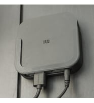 Xiaomi Mi TV Box S ile Uyumlu Duvar Montaj Aparatı – Dayanıklı Plastik Tutucu