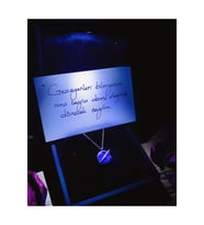 Işıklı Kolye Kutulu Gümüş Opal Taşlı Satürn Kolye 925 Ayar Gümüş Kolye