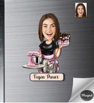 Kişiye Özel Pastacı Kadın Ahşap Magnet -4