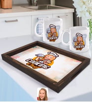 BK Gift Kişiye Özel Kadın Chef Karikatürlü Doğal Ahşap Tepsi ve 2’li Kupa Bardak Seti-15