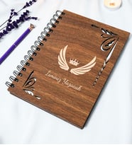 Kişiye Özel Kelebek Desenli Ahşap Kapaklı Defter - Ajanda - İsme Özel - A5 60 Yaprak (120 SAYFA) Hediyelik (Gümüş)