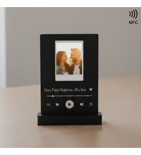 Riva Self NFC Akıllı Barkodlu "En Sevdiğimiz Şarkı" Tasarımlı 3D Baskı Masaüstü Biblo (Siyah - Beyaz)