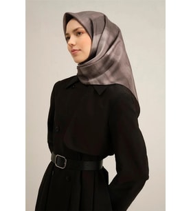 37 Armine Sura İpek Eşarp 9308D