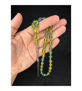 SEVGİLİYE ÖZEL HEDİYE TOZ KEHRİBAR TESBİH YEŞİL-MAVİ RENKLİ ARPA KESİM 12MMX8MM H-1665. (Çok Renkli)