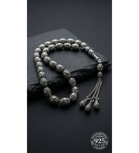 925 Ayar Oval Kesim 3 Kamçılı Püskül Orta Boy Karo İşlemeli Otantik Gümüş Tesbih (Gümüş-Siyah)