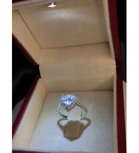 Vog Swarovski Taşlı Beyaz Renkli Kalpli 925 Ayar Gümüş Sevgiliye,Eşe,Anneye,Arkadaşa Yüzük