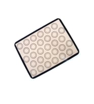Renkli ve yumuşak dokulu makaron matı, şık ve kullanışlı tasarım