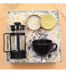 Kişiye Özel Gold Metal Kutulu Mum & Siyah Fincan & Siyah French Press Hediye Seti