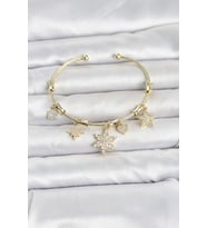 Pirinç Gold Renk Lotus Detay Charmlı Kadın Bileklik 5886 - HPSBYI7799-7824