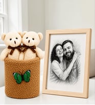 Kişiye Özel Karakalem Fotoğraflı Çerçeve ve Peluş Saksıda Ayıcık Buketi Arkadaşa Kadına Sevgiliye Hediye Seti
