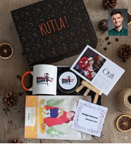 Kişiye Özel Karikatürlü Bordo Mavi Taraftar Hediye Kutusu - Kişiye Özel Kupa Standart, Çay, Takvim, Mum Doğum Günü Hediyesi