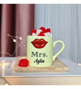 Mrs. Dudak Tasarımlı Kişiye Özel Sarı Türk Kahvesi Fincanı
