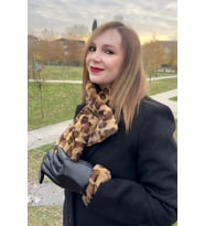 İçten Geçmeli Leopar Desenli Peluş Boyunluk