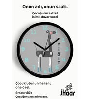 İsme Özel Sevimli Zürafa Çizimli Çocuk Odası Duvar Saati Orta Boy 30 cm Siyah Camlı Sessiz