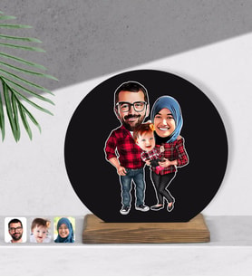 BK Gift Kişiye Özel Tesettürlü Aile Karikatürlü Yuvarlak Ahşap Biblo-2