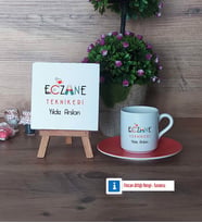 Eczane Teknikeri Dekoratif Taş, Türk Kahvesi Fincanı Kırmızı İsme Özel Hediye (Model 6)