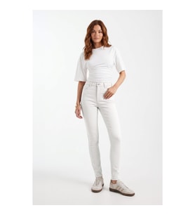 Kadın Yüksek Bel Slim Fit Dar Paça Beyaz Jean Pantolon