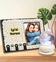 Kişiye Özel Fotoğraflı İyi Ki Varsın Çerçeve & Beyaz Melek Işıklı Kar Küresi