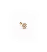 Gold Çiçekli Zirkon Taşlı Tragus Helix Piercing – Kararma Yapmaz, Anti Alerjik
