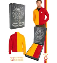Galatasaray Orijinal Sarı Kırmızı Parçalı Hakim Yaka Sweat Kişiye Özel Kutulu (Sarı-Kırmızı)