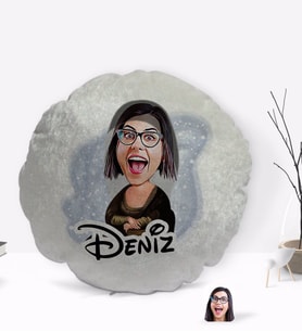BK Gift Kişiye Özel İsimli Mona Lisa Karikatürlü Yuvarlak Dekoratif Kırlent Yastık-1