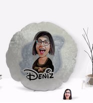 BK Gift Kişiye Özel İsimli Mona Lisa Karikatürlü Yuvarlak Dekoratif Kırlent Yastık-1