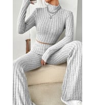 Kadın Gri Çizgili Boğazlı Crop Top ve Yüksek Bel Pantolon Takım