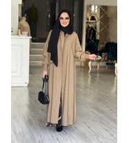 KOLLARI VE YAKASI RİBANALI PAMUKLU TENCEL KAP (Camel)