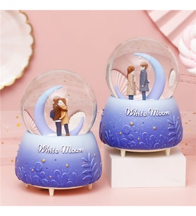 White Moon Büyük Boy Püskürtmeli Işıklı Müzikli Kar Küresi
