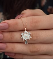 925 Ayar Aquamarin Taşlı Manolya Çiçeği  Kolye Kadın Gümüş Kolye