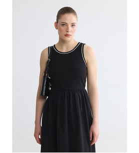 LCW Comfort Siyah Bisiklet Yaka Belden Oturtmalı Elbise