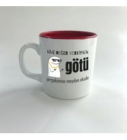 Kime Değer Verdiysek Götü Yerçekimine Meydan Okudu Baskılı Kırmızı Multi Kupa