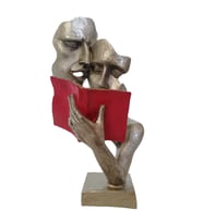 KİTAP OKUYAN SEVGİLİLER